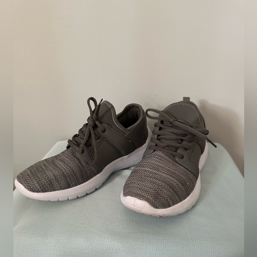 Grey shoes size 7